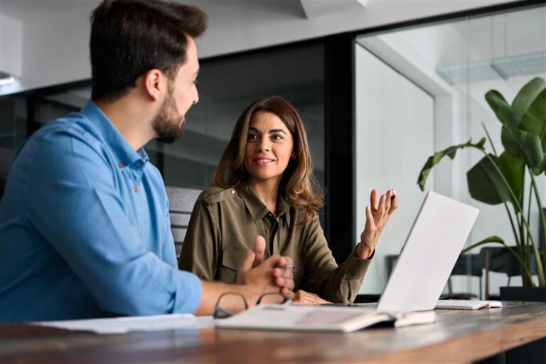 Ciclo de feedback: qué es, para qué sirve y cómo aplicarlo en el entorno laboral